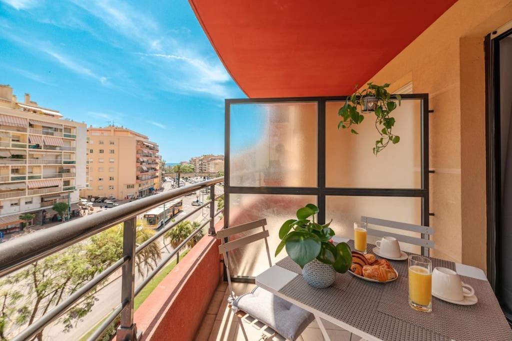 Appartement Cosy Au Centre Ville De 芒通 外观 照片