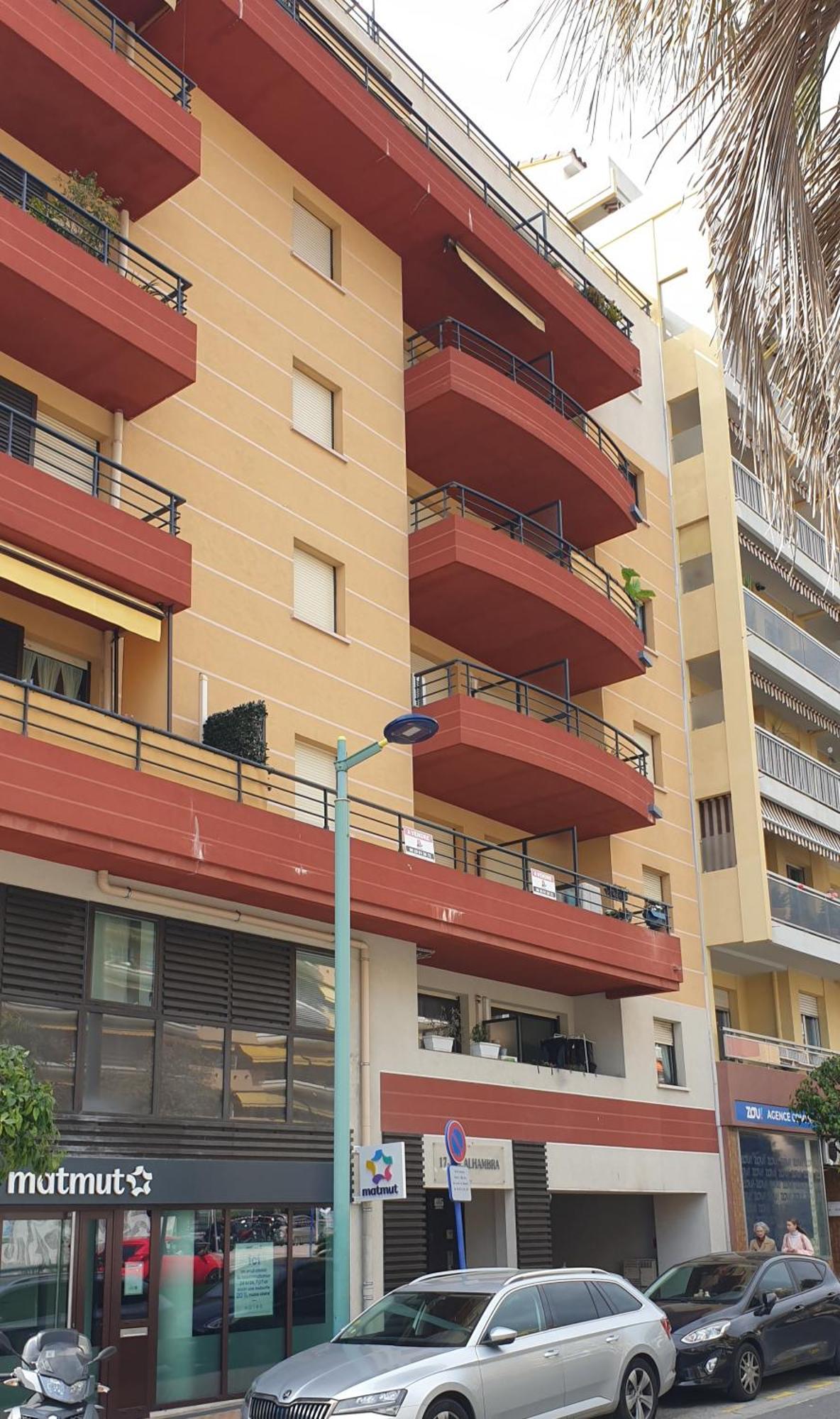 Appartement Cosy Au Centre Ville De 芒通 外观 照片